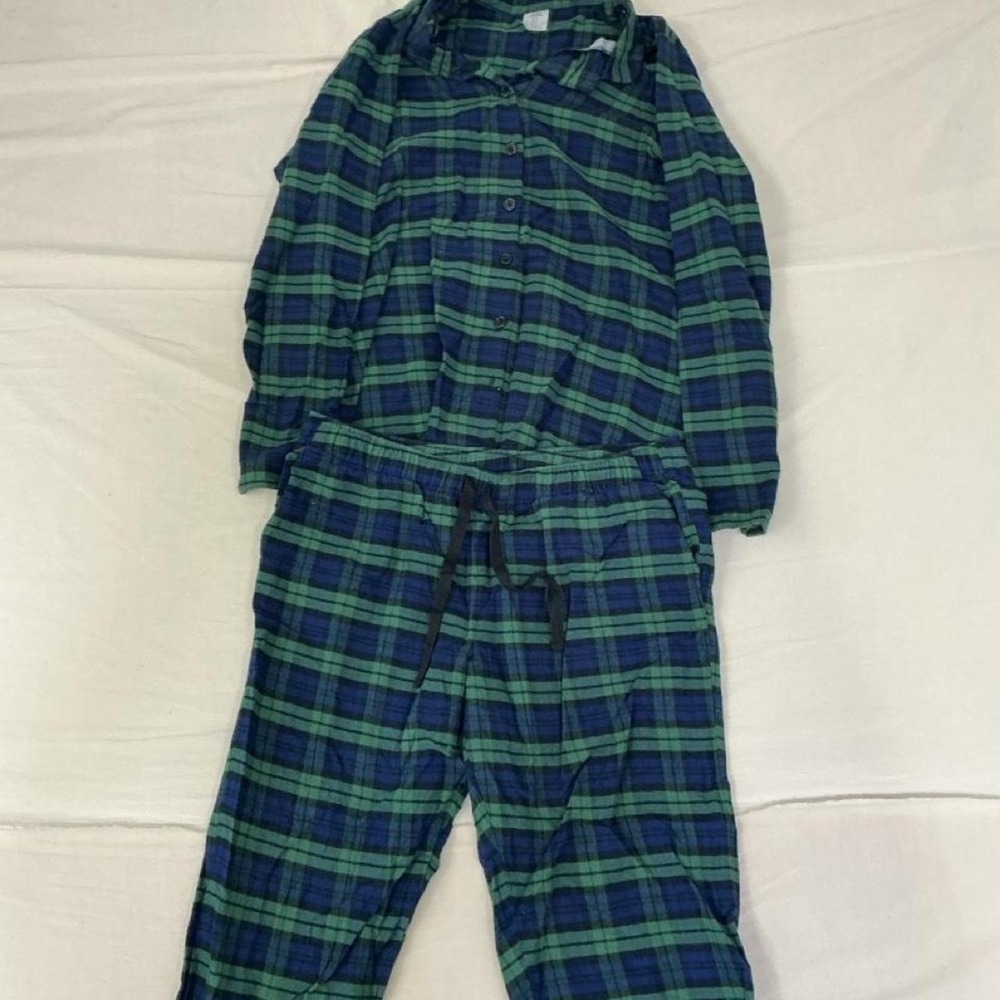 Amazon Essentials Women's Plaid Flannel Pajama Set – Size Medium